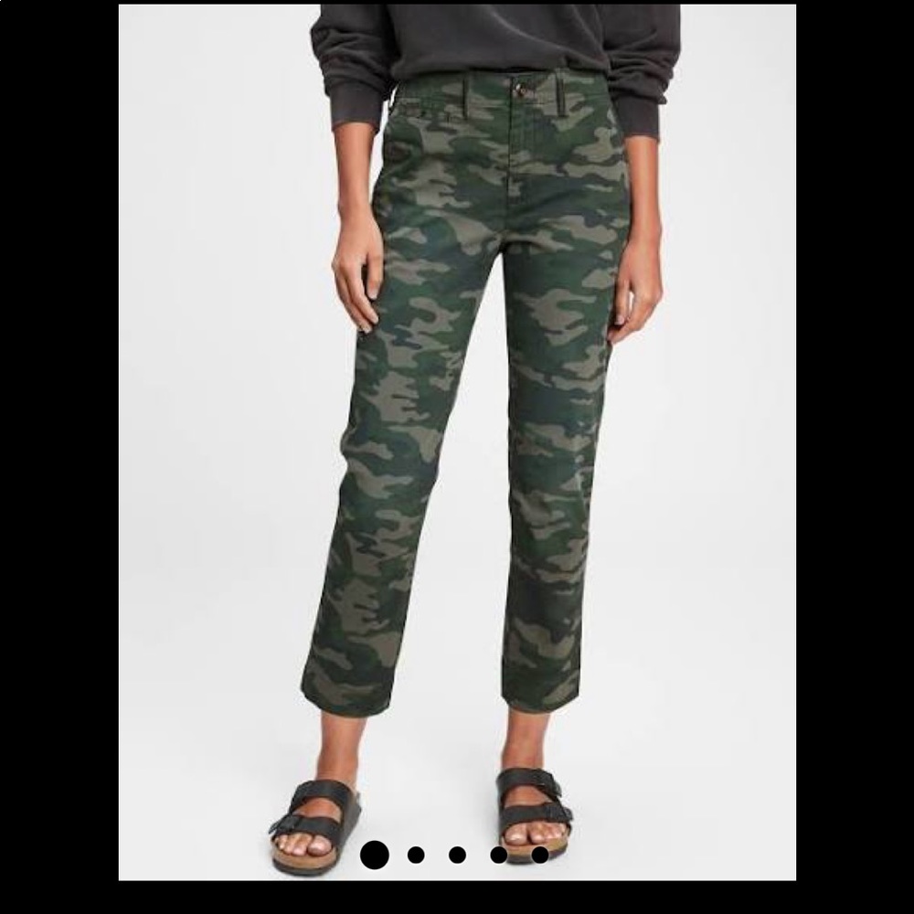 Gap camouflage pants, 14.